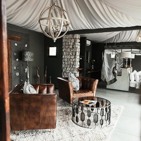 Etosha Oberland Lodge Okaukuejo Zewnętrze zdjęcie
